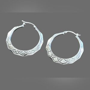 Sterling Silver 925 Engraved Hoop Earrings Geometric Diamond Pattern Box